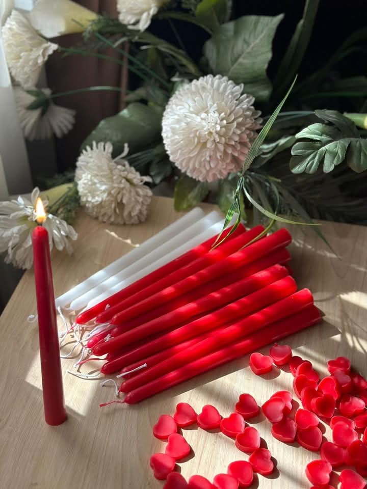Long Taper Candles طقم أحمر